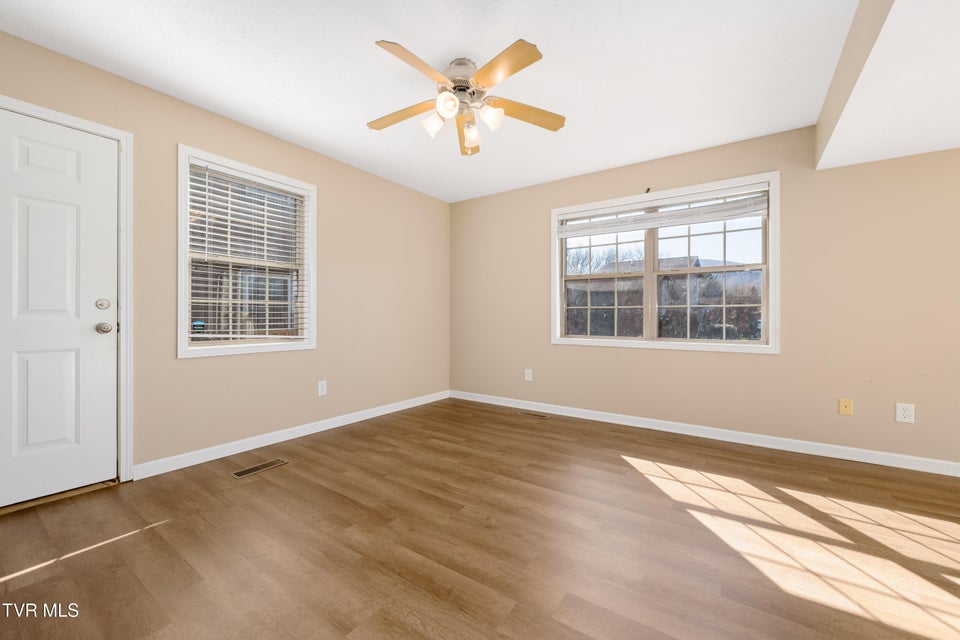 Photo #10: 518-D Pilgrim Court