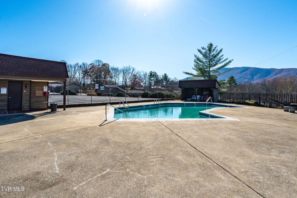 Photo #36: 518-D Pilgrim Court