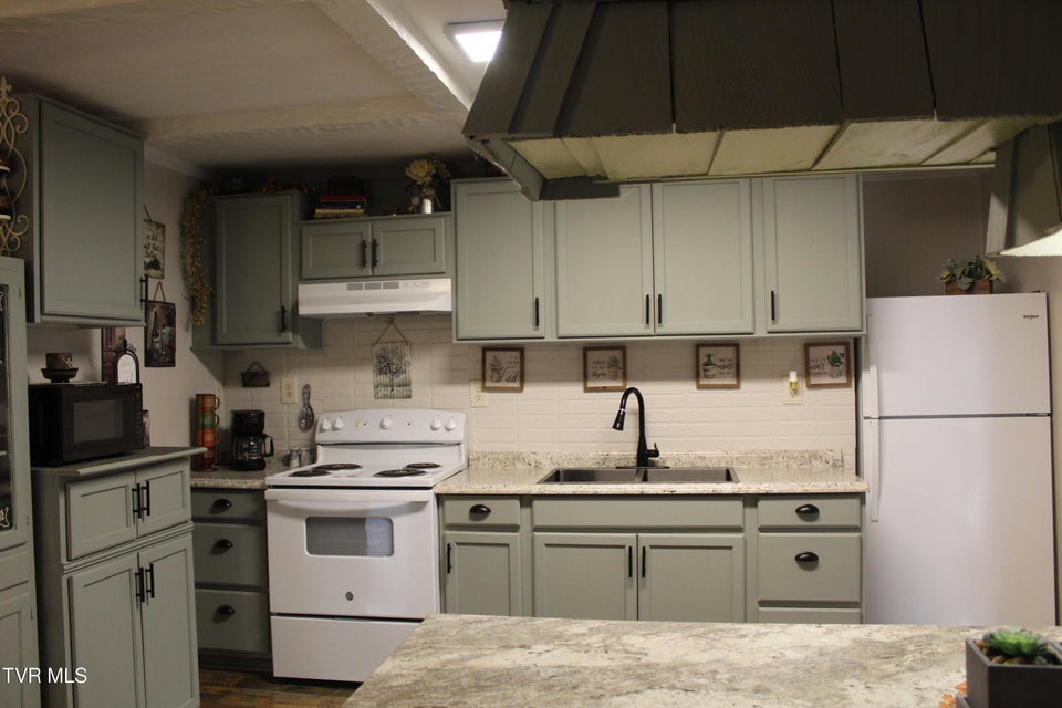 Photo #6: 41829 Wilderness Road