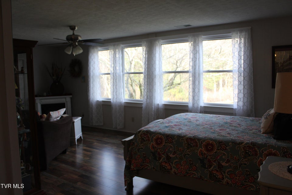 Photo #28: 41829 Wilderness Road