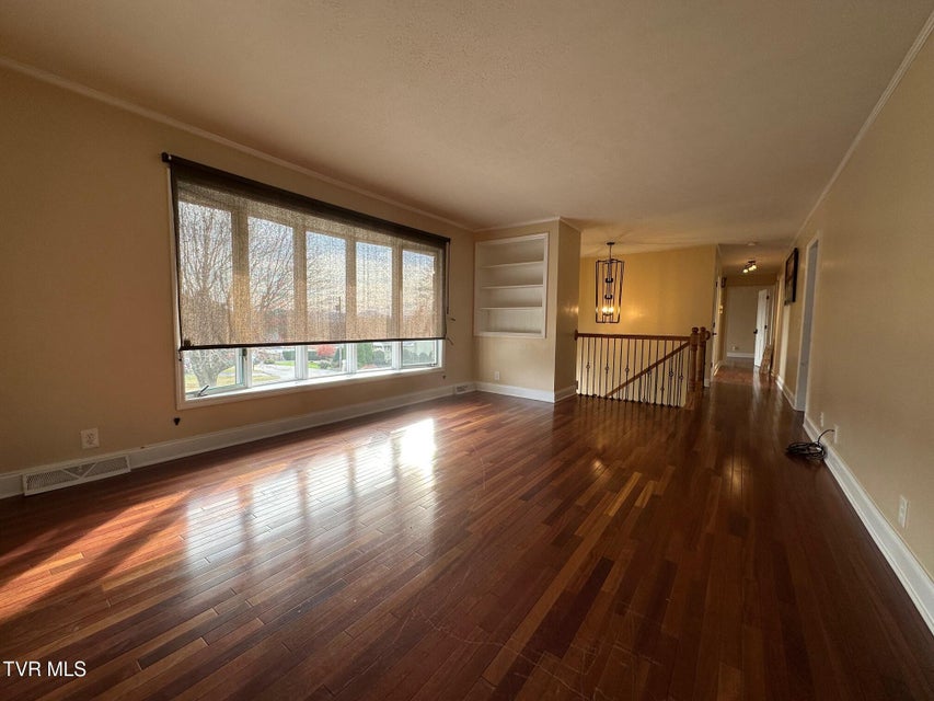 Photo #7: 124 Arlington Circle