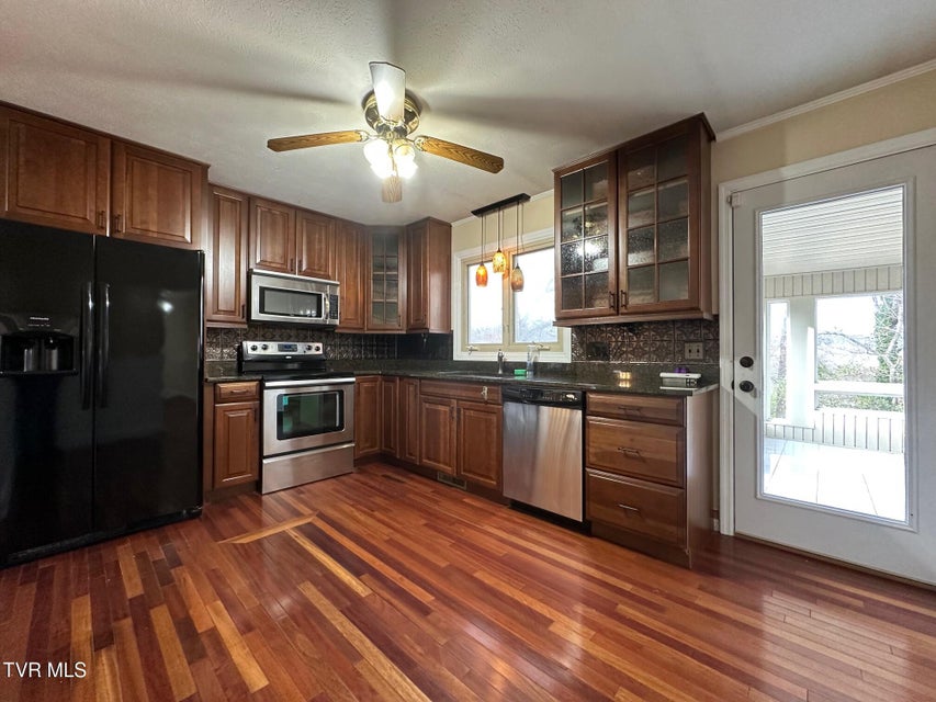 Photo #14: 124 Arlington Circle