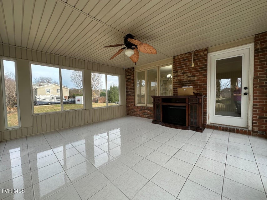 Photo #16: 124 Arlington Circle