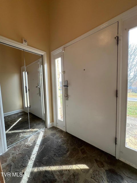 Photo #4: 124 Arlington Circle