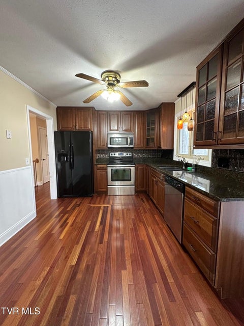 Photo #13: 124 Arlington Circle