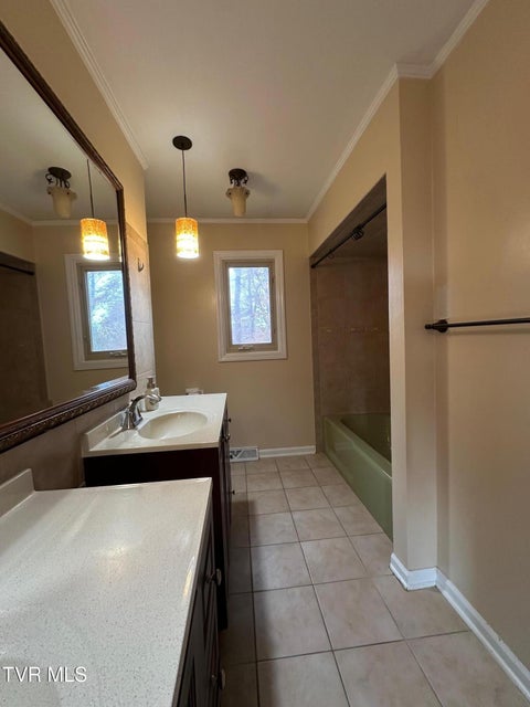 Photo #27: 124 Arlington Circle