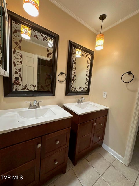 Photo #34: 124 Arlington Circle