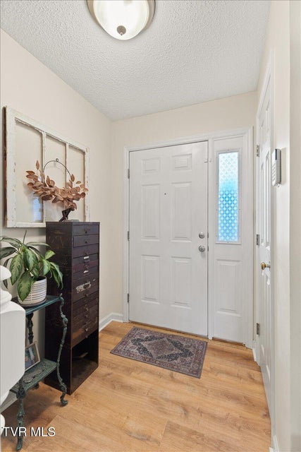 Photo #9: 1725 Lakeview Drive