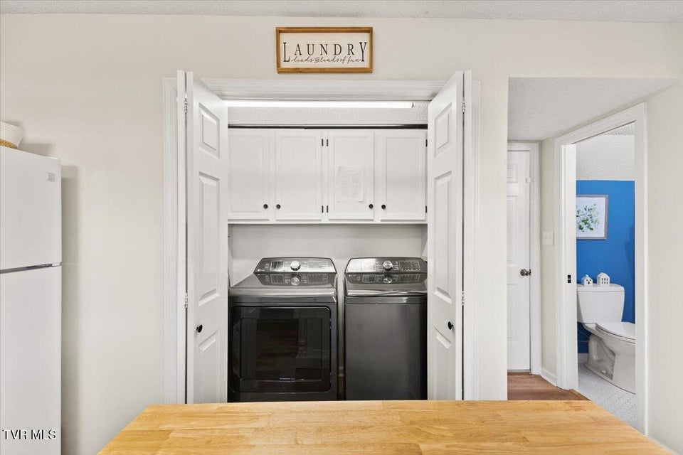 Photo #28: 1725 Lakeview Drive