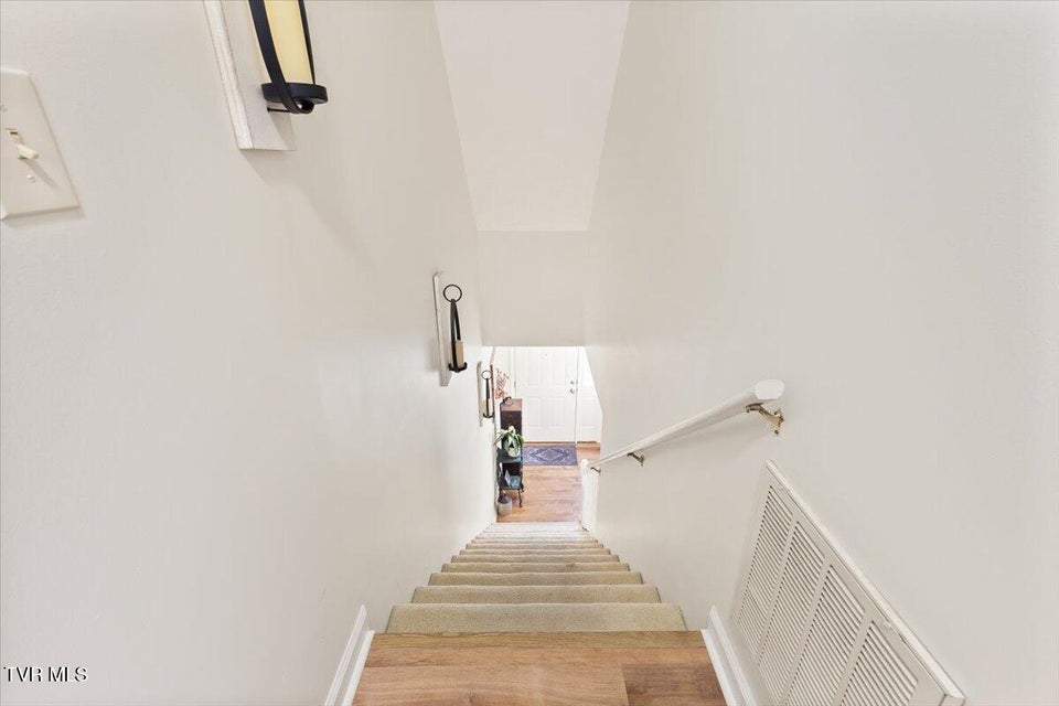 Photo #15: 1725 Lakeview Drive