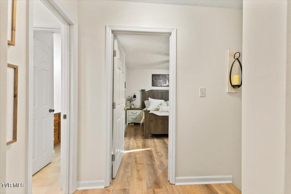 Photo #24: 1725 Lakeview Drive