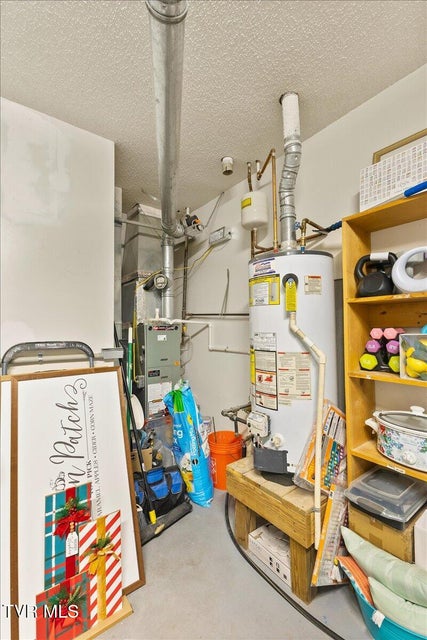 Photo #26: 1725 Lakeview Drive