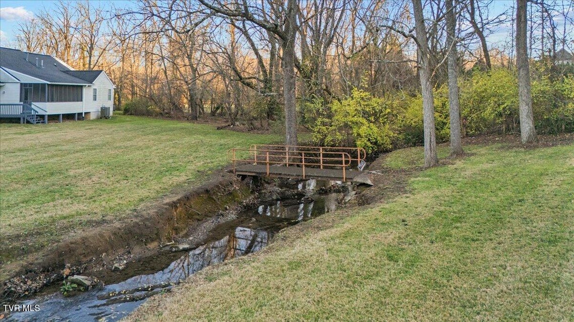 Photo #30: 1725 Lakeview Drive