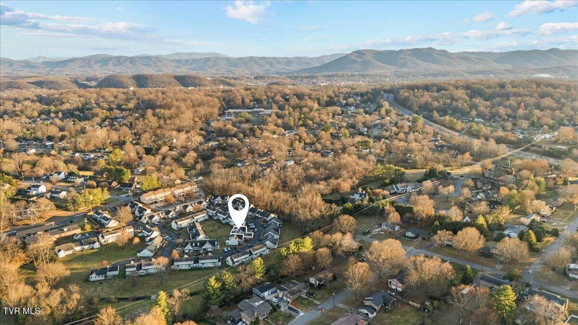 Photo #32: 1725 Lakeview Drive