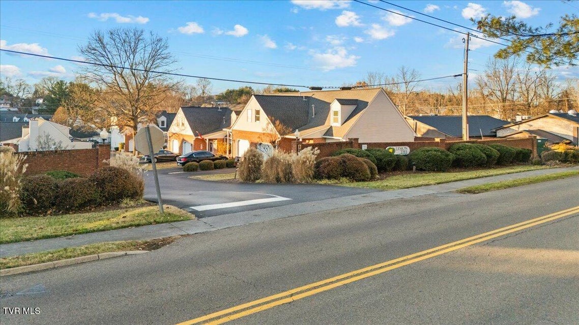 Photo #35: 1725 Lakeview Drive