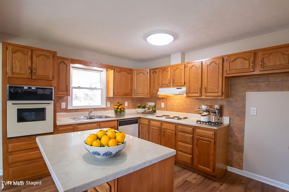 Photo #14: 19283 Saturn Drive