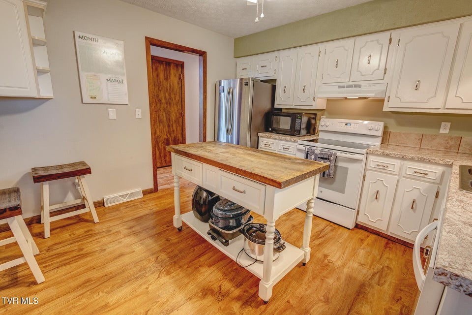 Photo #13: 225 Plainview Heights Circle