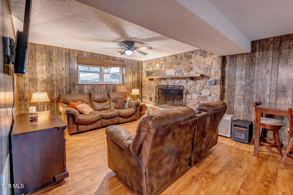 Photo #33: 225 Plainview Heights Circle