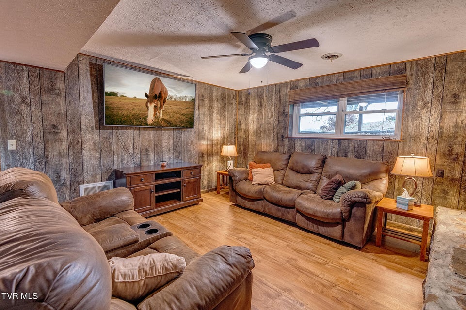 Photo #35: 225 Plainview Heights Circle