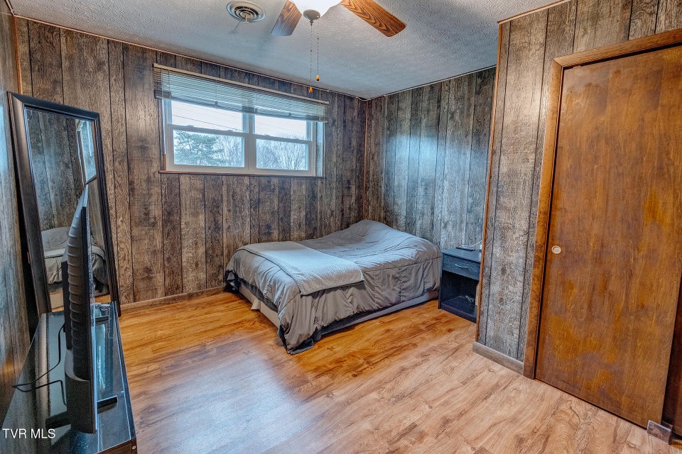 Photo #39: 225 Plainview Heights Circle