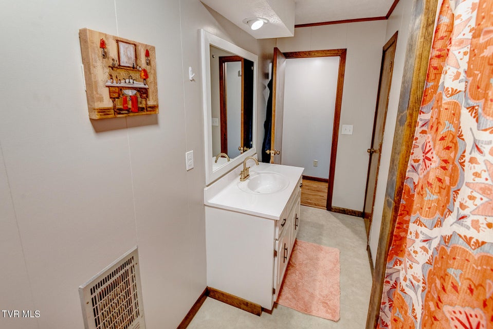 Photo #28: 225 Plainview Heights Circle