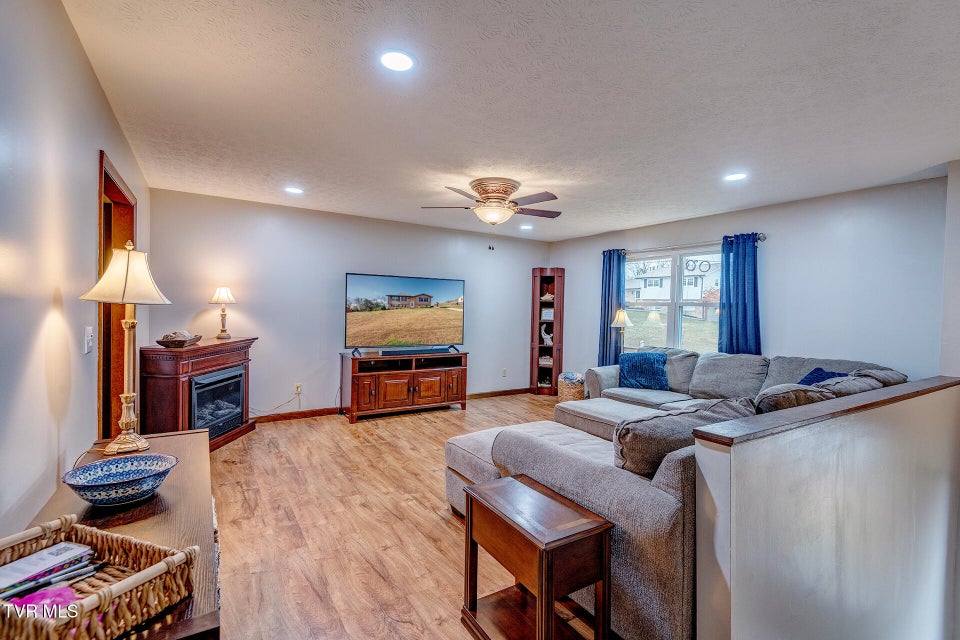 Photo #11: 225 Plainview Heights Circle