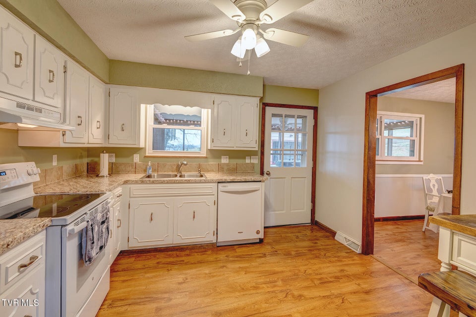 Photo #15: 225 Plainview Heights Circle