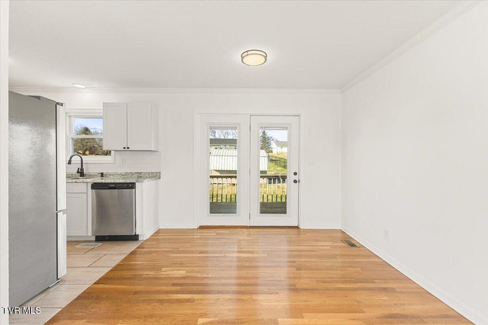 Photo #7: 161 Grandview Road