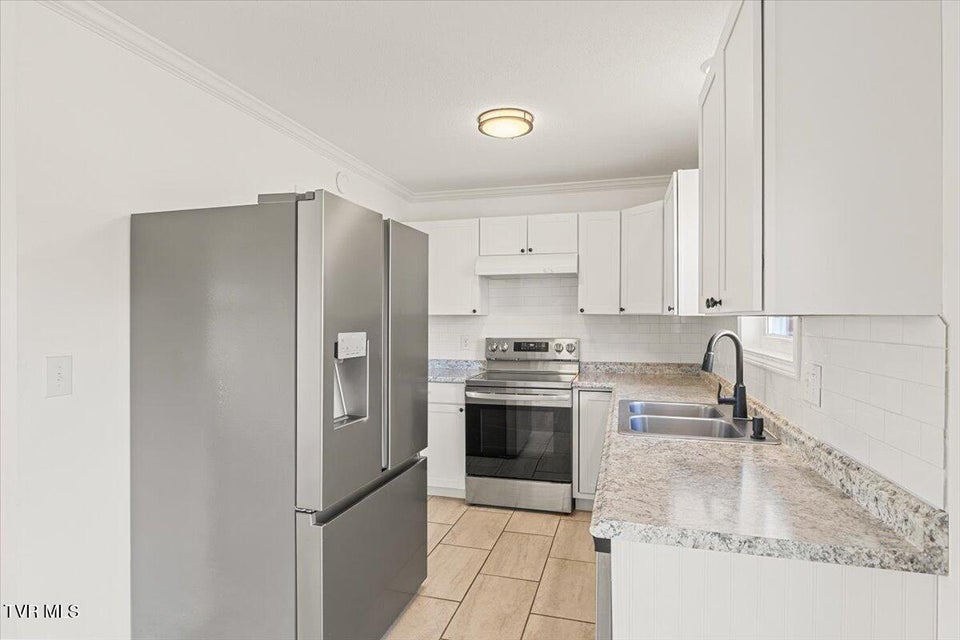 Photo #10: 161 Grandview Road