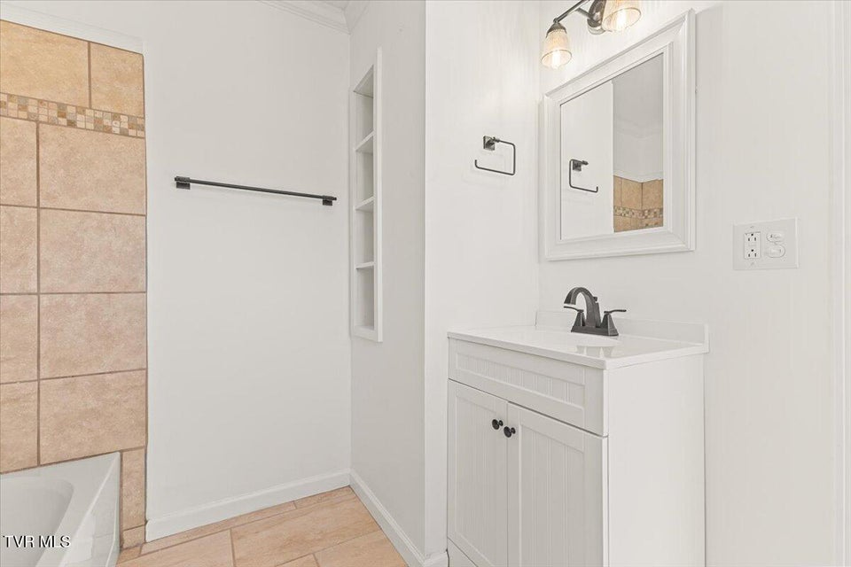 Photo #13: 161 Grandview Road