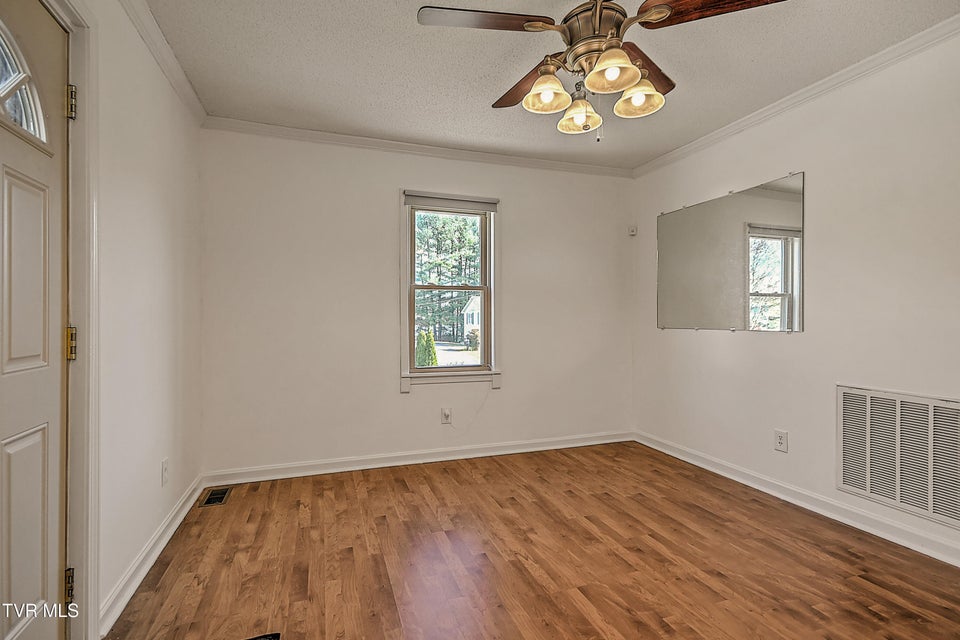 Photo #15: 2246 3rd Street