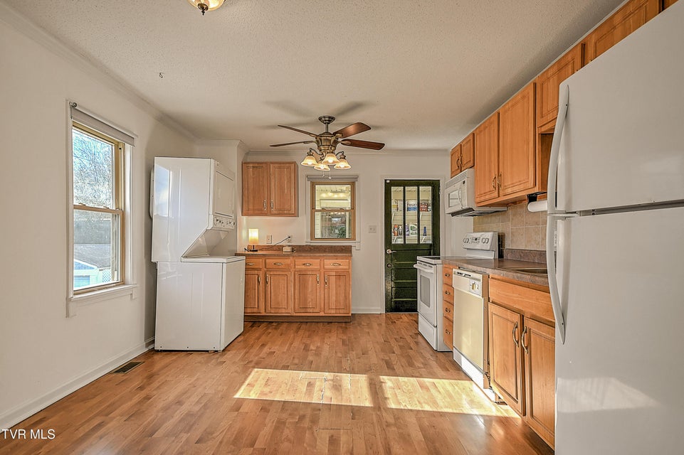 Photo #4: 2246 3rd Street