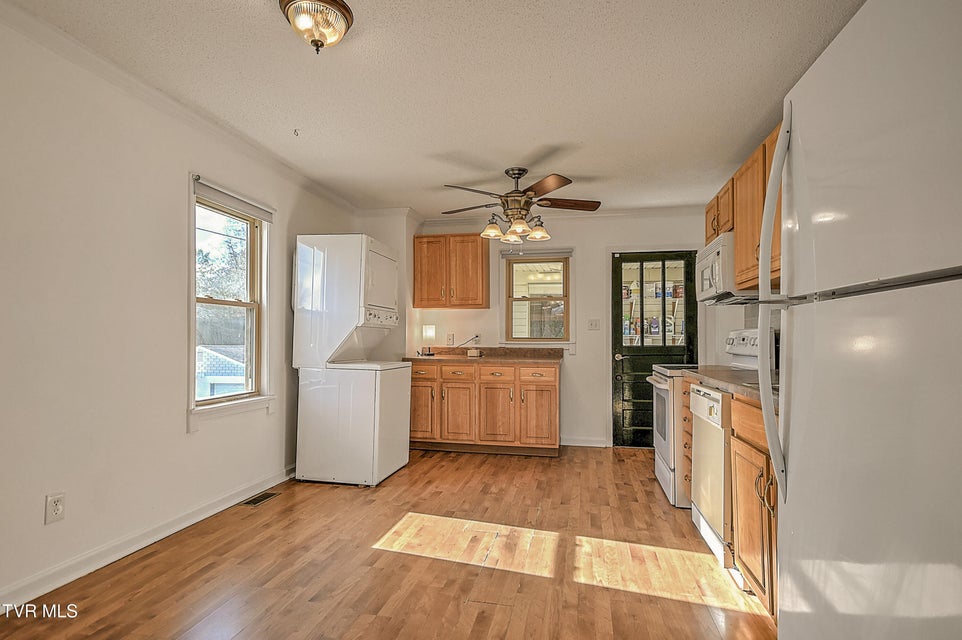 Photo #6: 2246 3rd Street