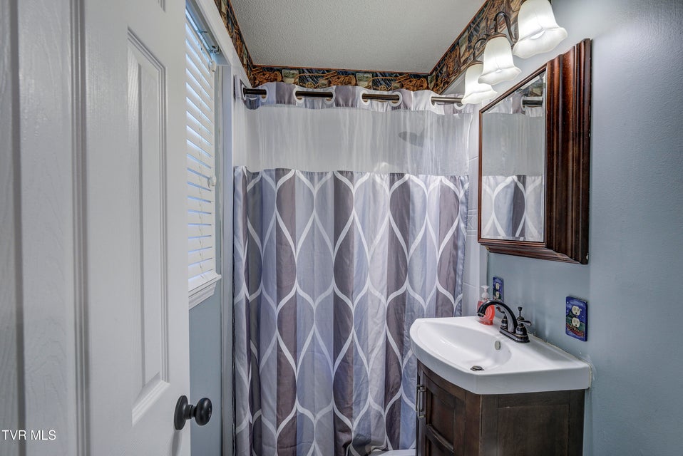 Photo #18: 115 Lancelot Drive