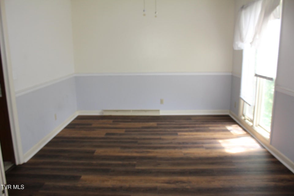 Photo #6: 3300 Grandview Drive