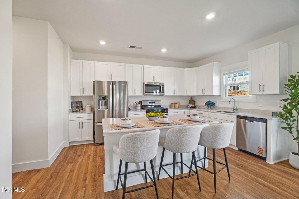 Photo #4: 337 Alta Tree Blvd 