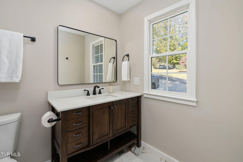 Photo #20: 140 Tracy Street