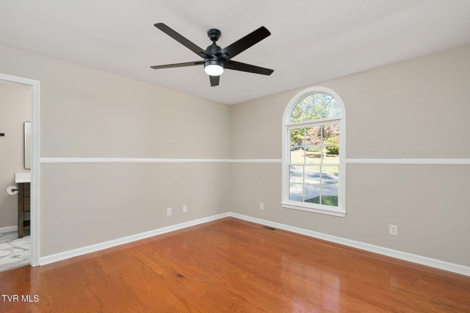 Photo #22: 140 Tracy Street