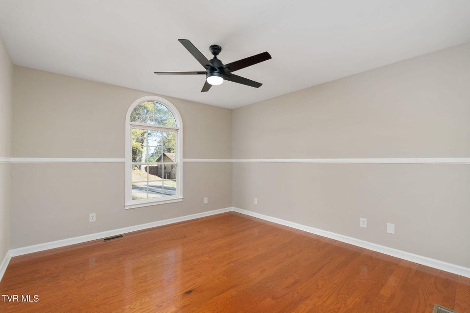 Photo #24: 140 Tracy Street