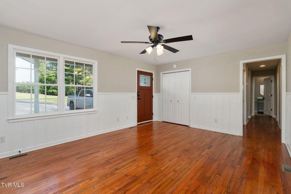 Photo #4: 140 Tracy Street