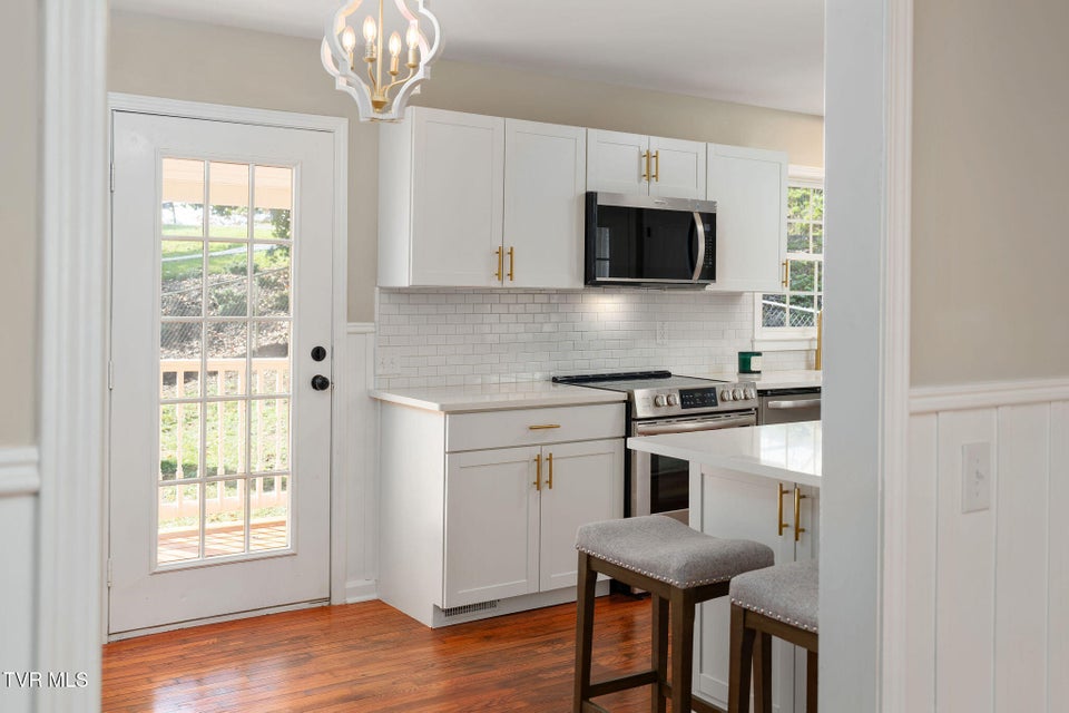 Photo #12: 140 Tracy Street