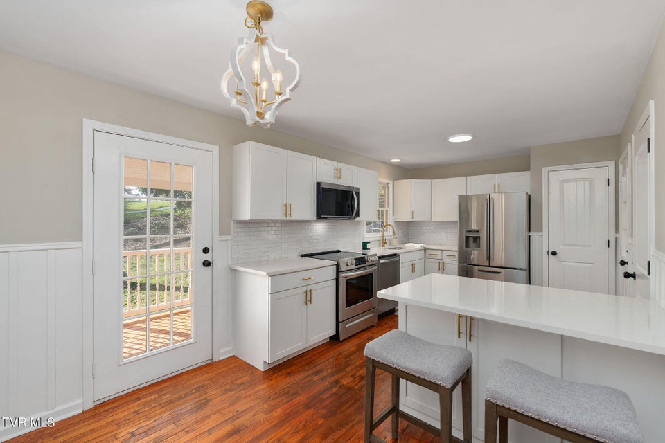 Photo #7: 140 Tracy Street