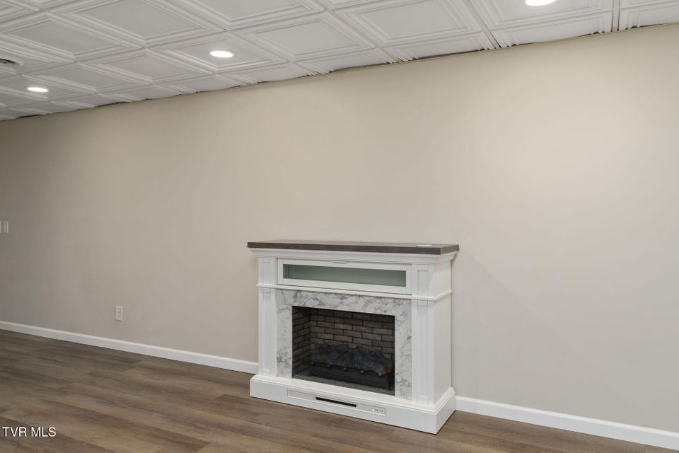 Photo #27: 140 Tracy Street