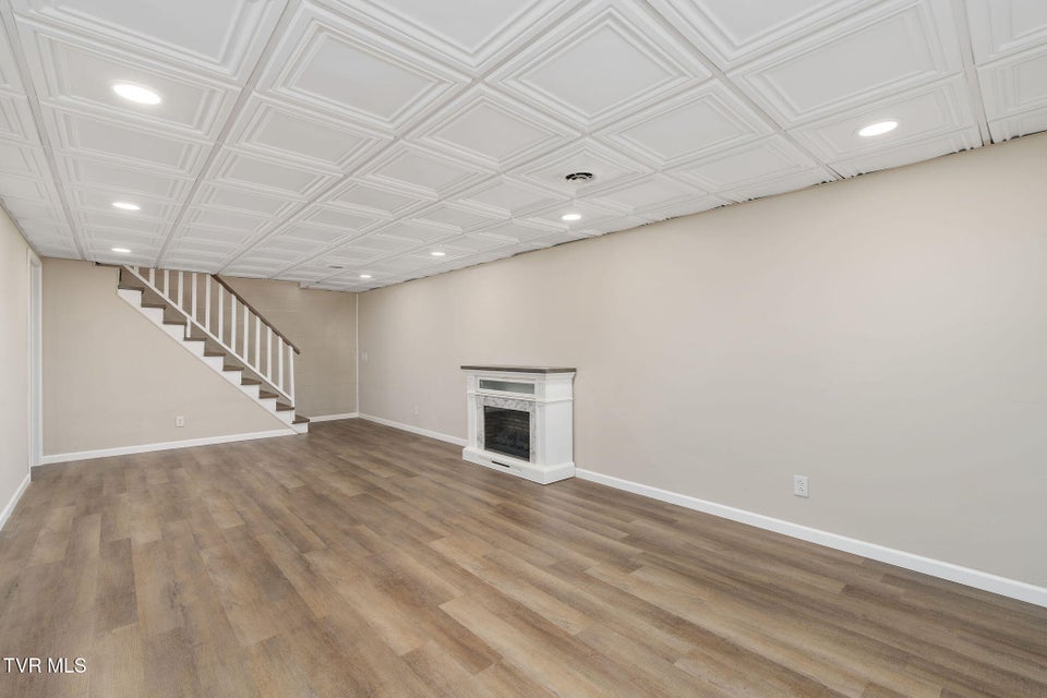 Photo #30: 140 Tracy Street