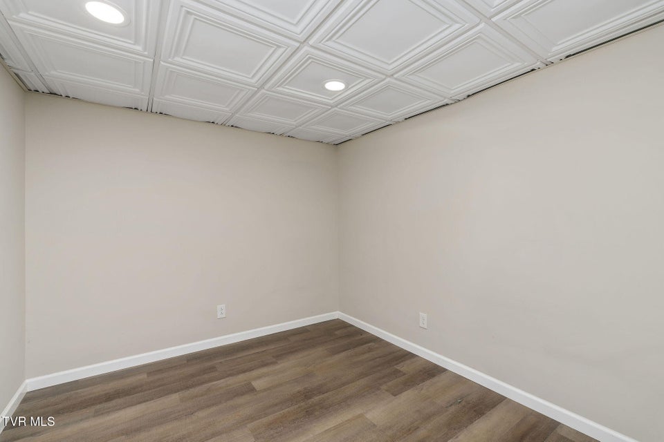 Photo #32: 140 Tracy Street