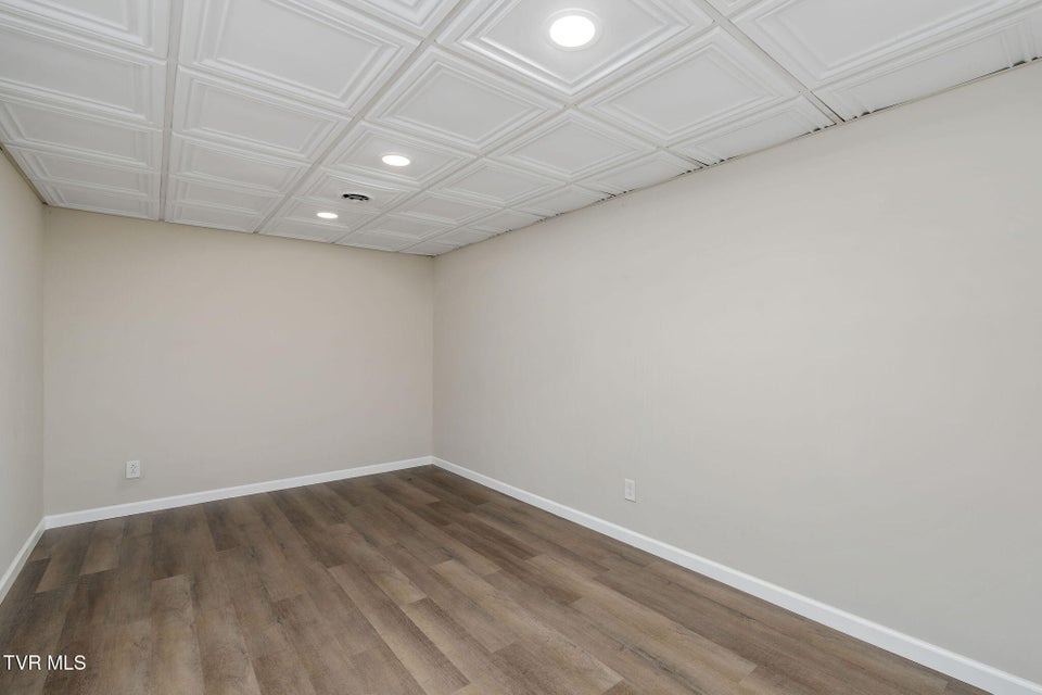 Photo #33: 140 Tracy Street