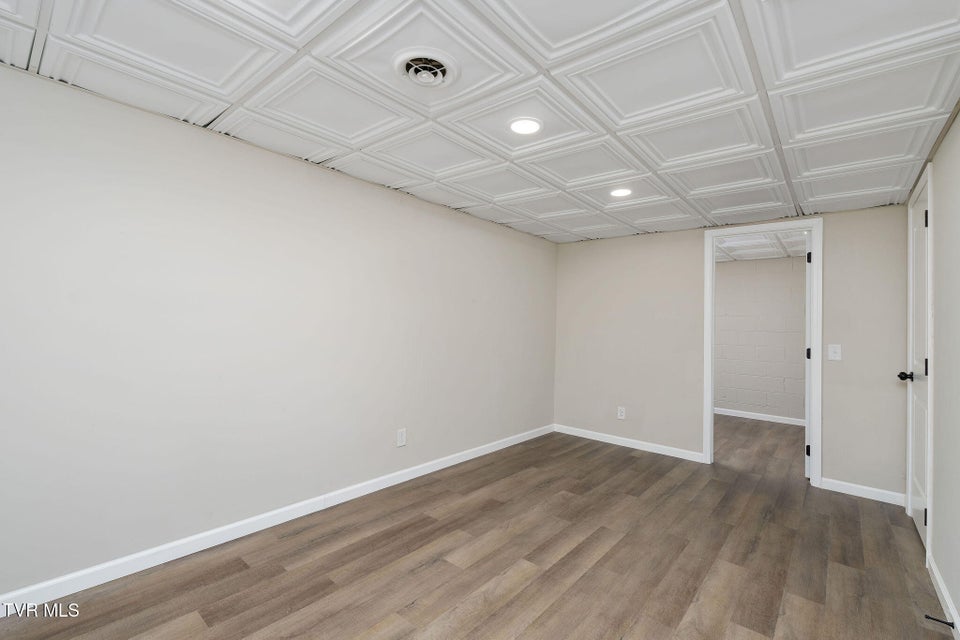 Photo #34: 140 Tracy Street