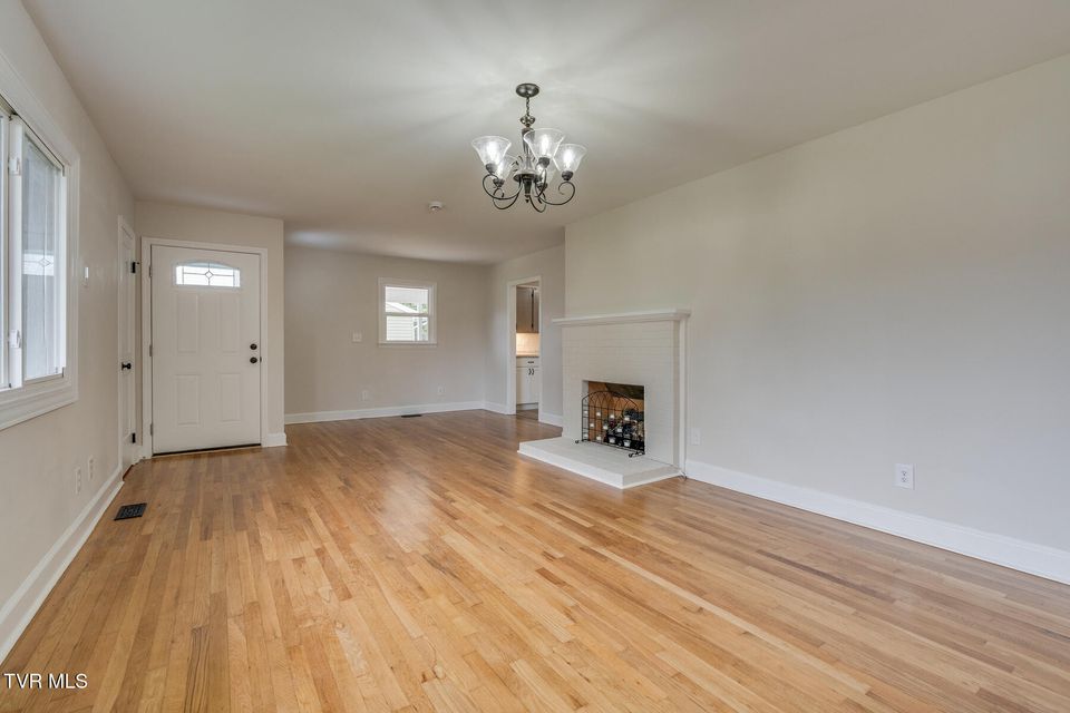 Photo #6: 1210 Thomas Boulevard