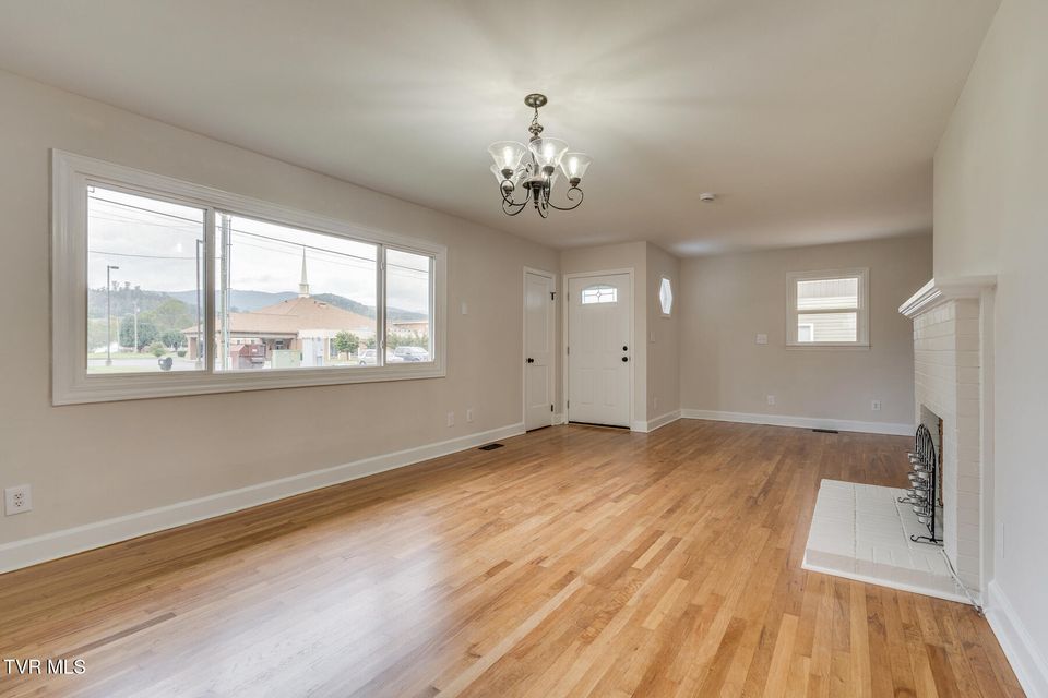 Photo #7: 1210 Thomas Boulevard