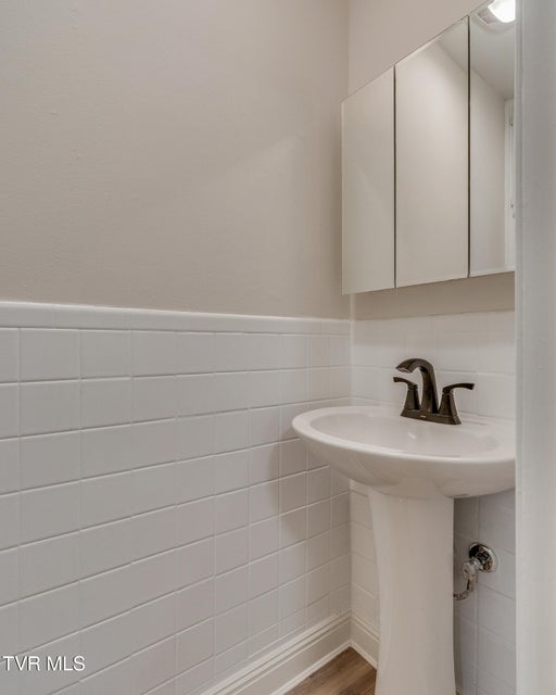 Photo #14: 1210 Thomas Boulevard